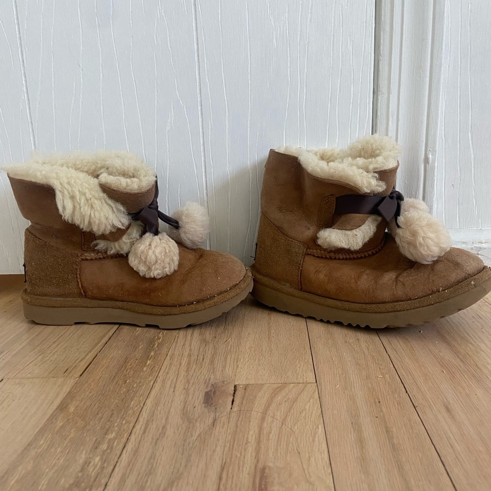 Little girls UGGs Size 1